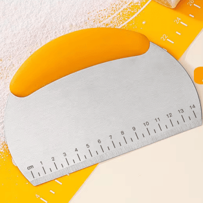 Coupe Pâte - PastryCutter™ - Jaune - La P'tite Marmite