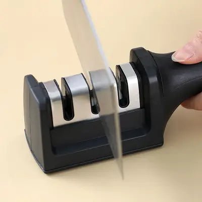 Aiguiseur de couteau - KnifeSharpener™ - Noir - La P'tite Marmite