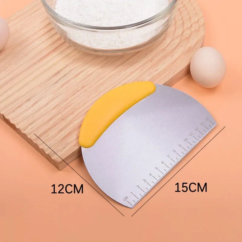 Coupe Pâte - PastryCutter™ - Jaune - La P'tite Marmite